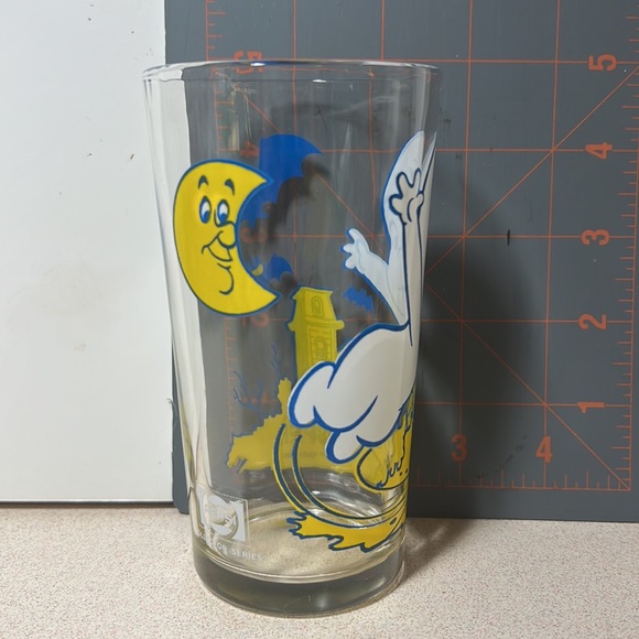 Casper drinking Pepsi glass - Picture 4 of 6